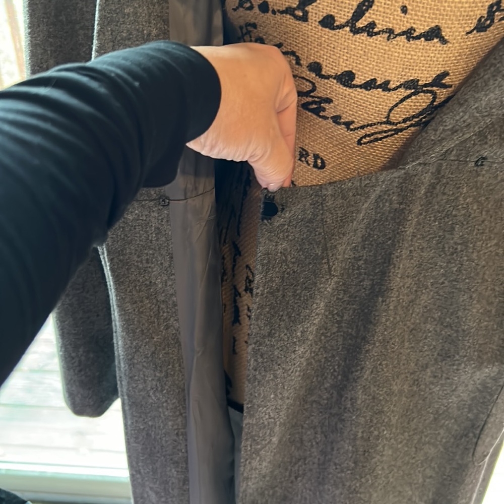 This dress coat is gorgeous - Picture 9 of 10